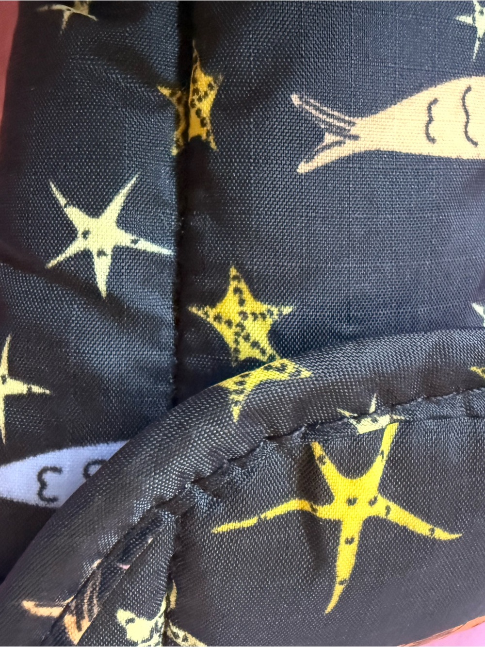 BAGGU Black Padded Case with Yellow Starfish & Multicolor Fish - Picture 5 of 6